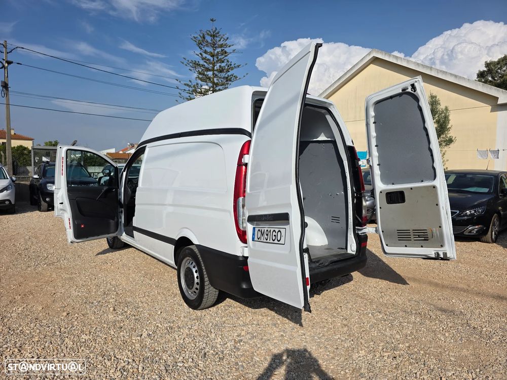 Mercedes-Benz Vito 113 CDI lang - Automática - Tecto Alto - 40