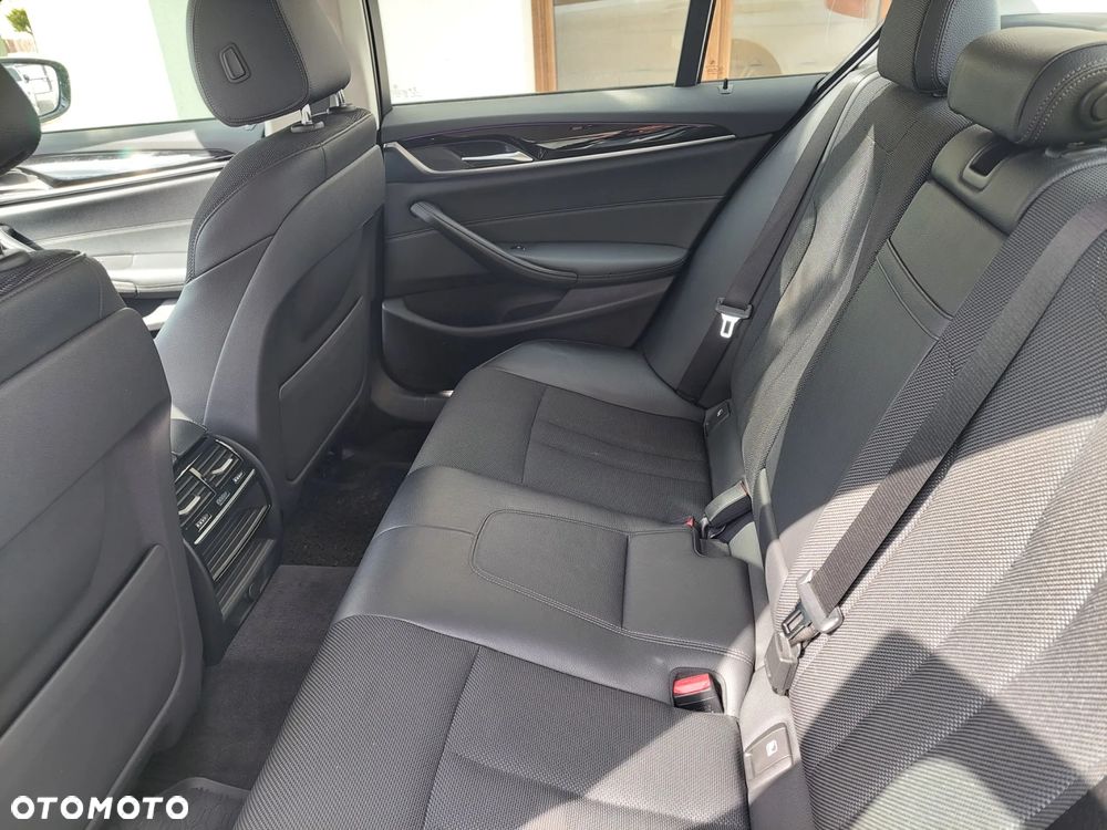 BMW Seria 5 520d xDrive Sport Line sport - 10