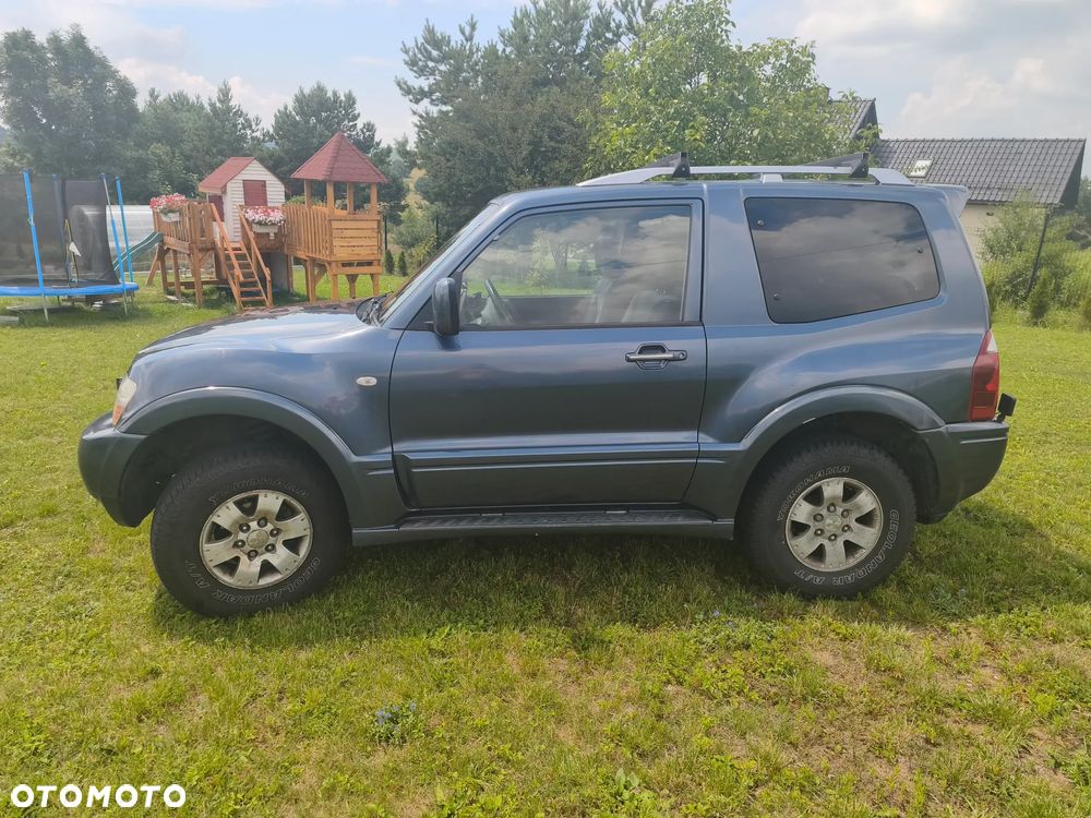 Mitsubishi Pajero - 3