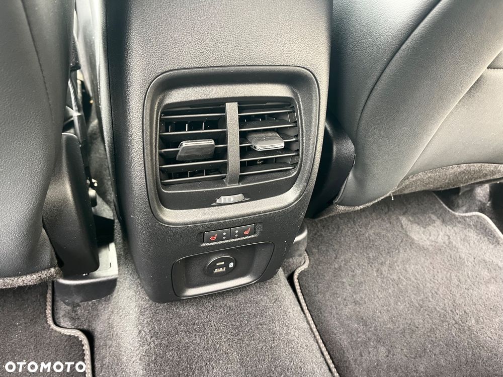 Ford Kuga - 26