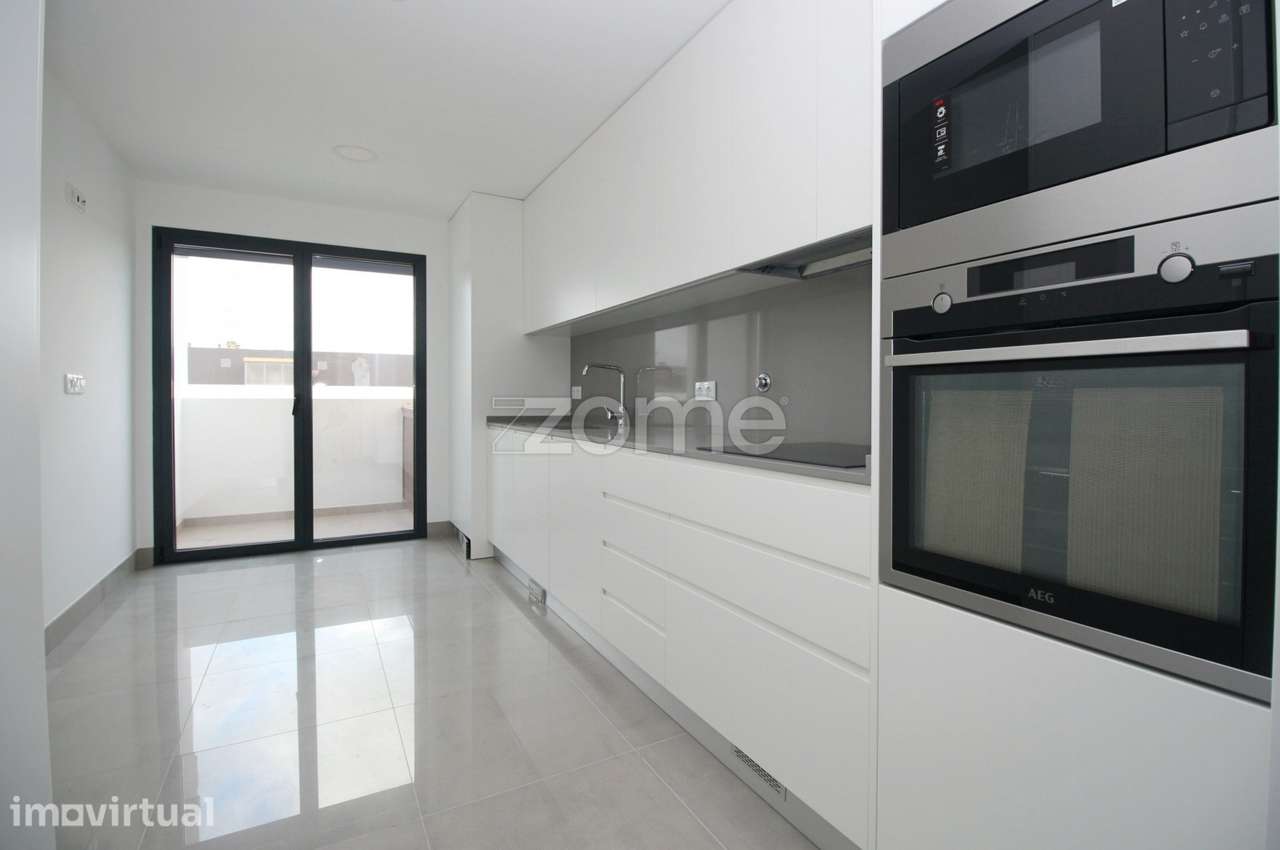 Apartamento T3 Duplex novo com terraço e piscina na Urb. do Infantado - Grande imagem: 4/27