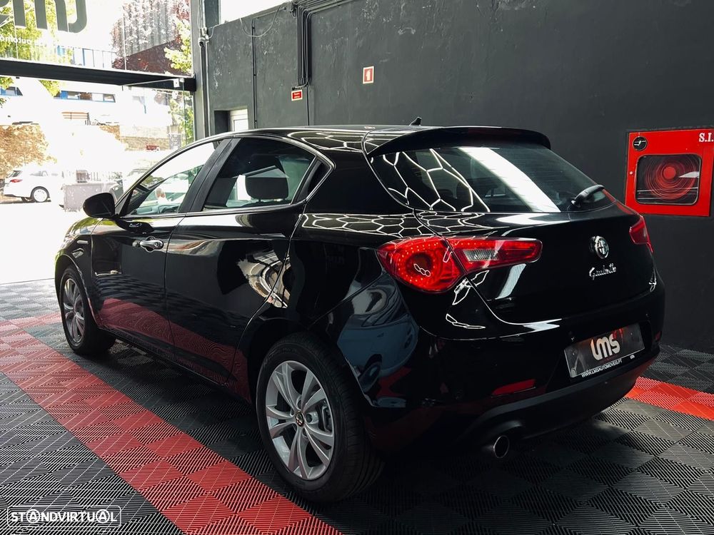 Alfa Romeo Giulietta 1.6 JTDM Distinctive - 11