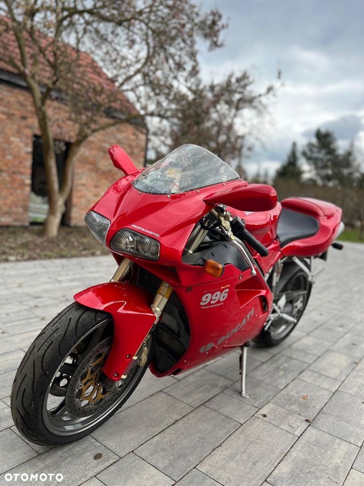 Ducati 996 - 2