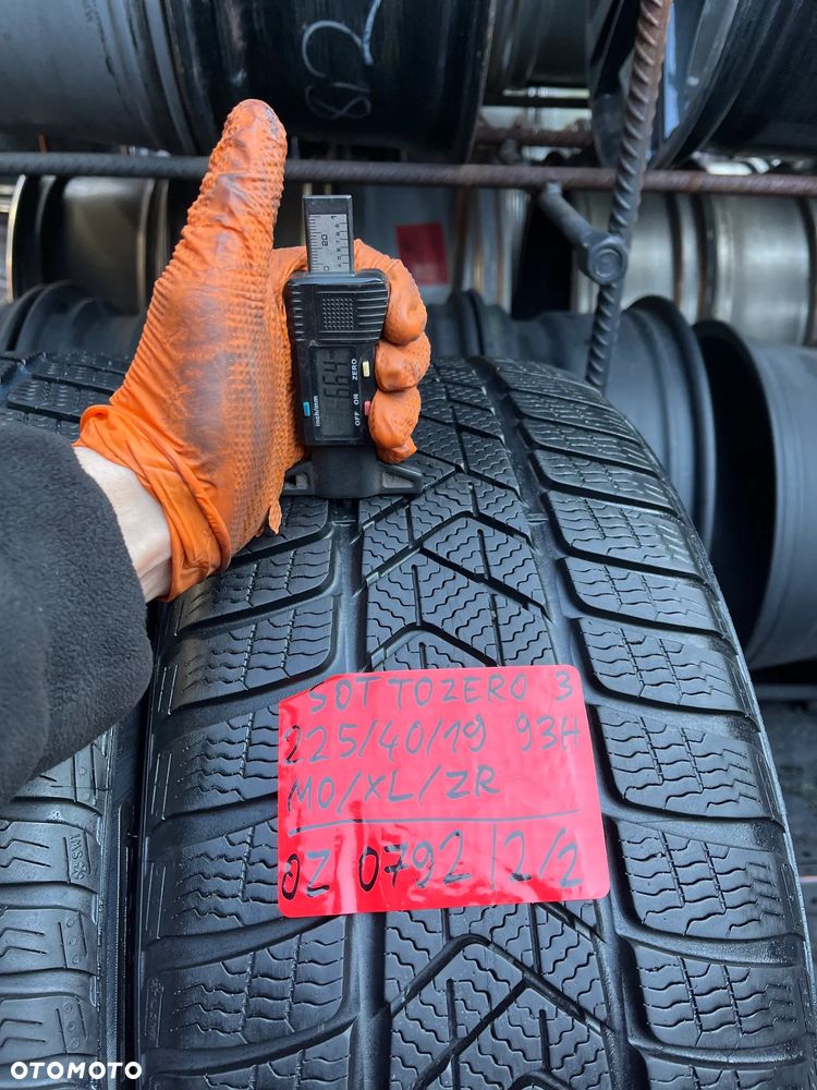 225 40 19 Pirelli Sottozero 3 MO XL 2szt Zima - 5