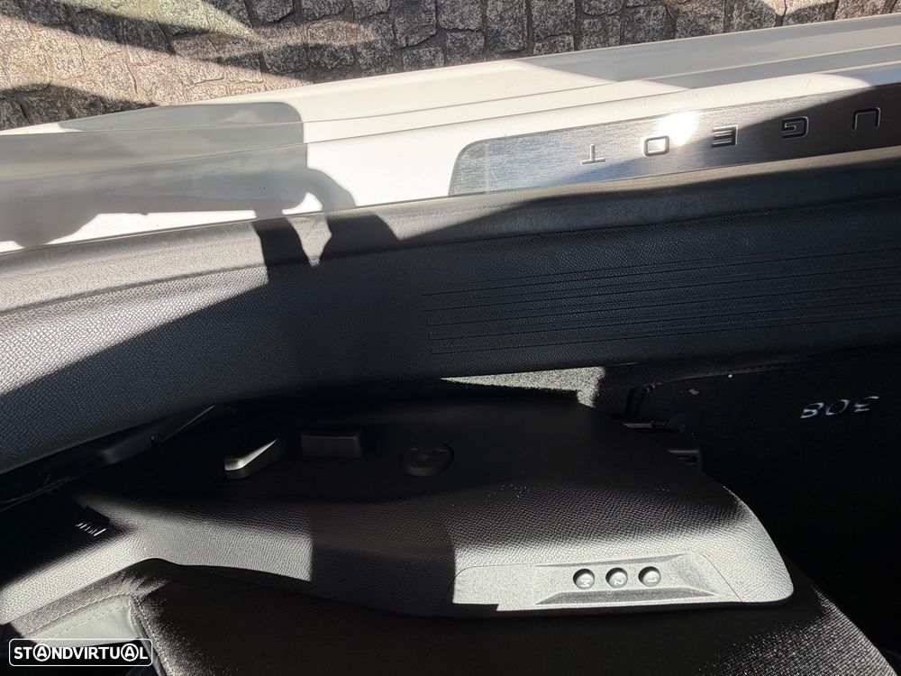 Peugeot 308 1.6 Hybrid GT Pack e-EAT8 - 15