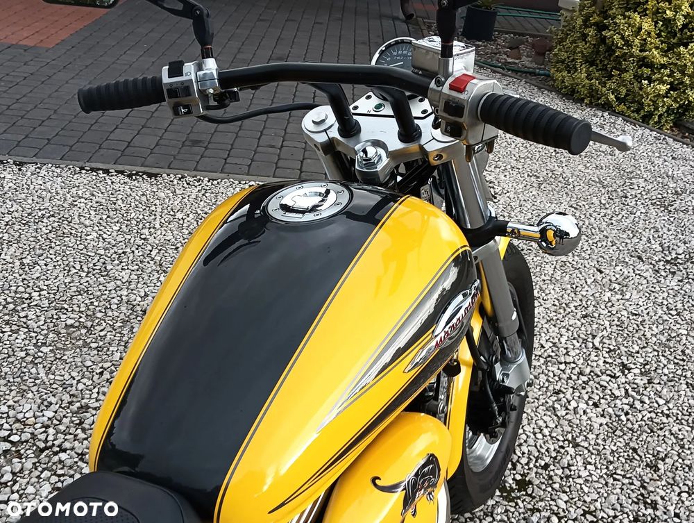 Suzuki Marauder - 13