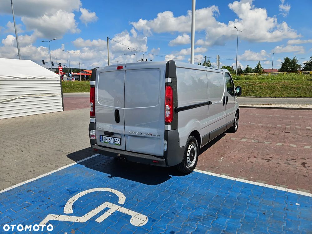 Opel Vivaro - 8