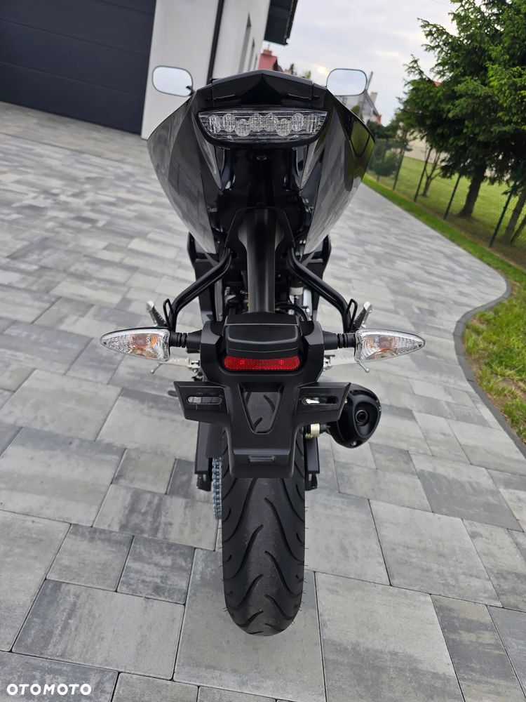 Yamaha YZF - 27