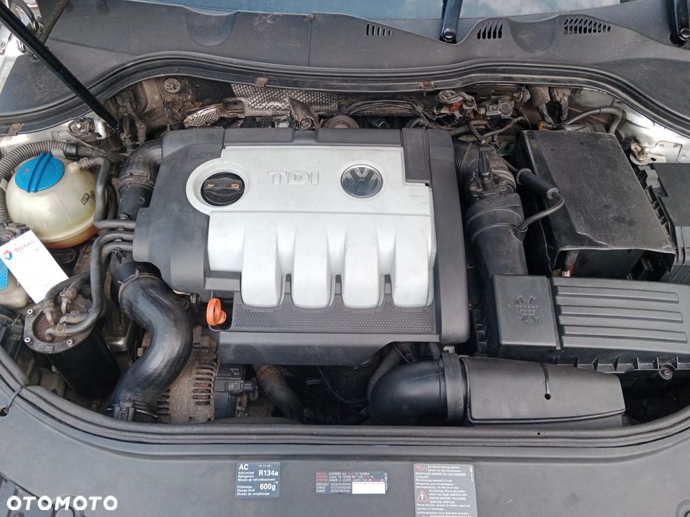 Volkswagen Passat 1.9 TDI DPF Trendline - 8