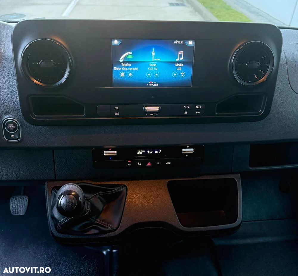 Mercedes-Benz Sprinter - 14