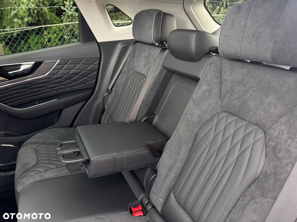 Hongqi HS5 2.0T AWD - 26
