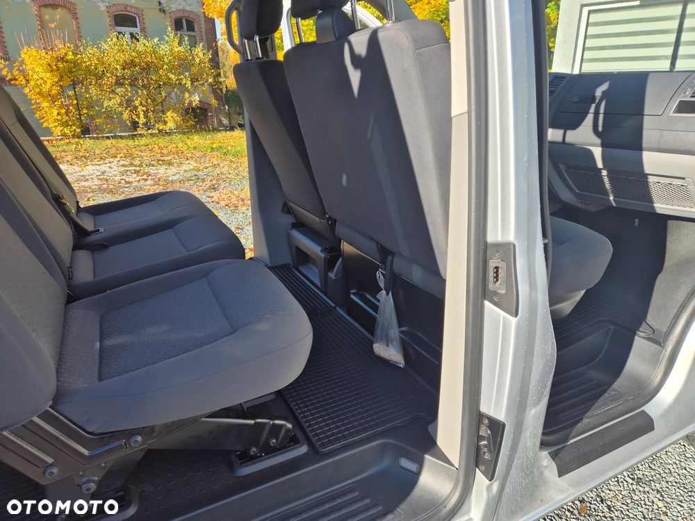 Volkswagen Caravelle - 20