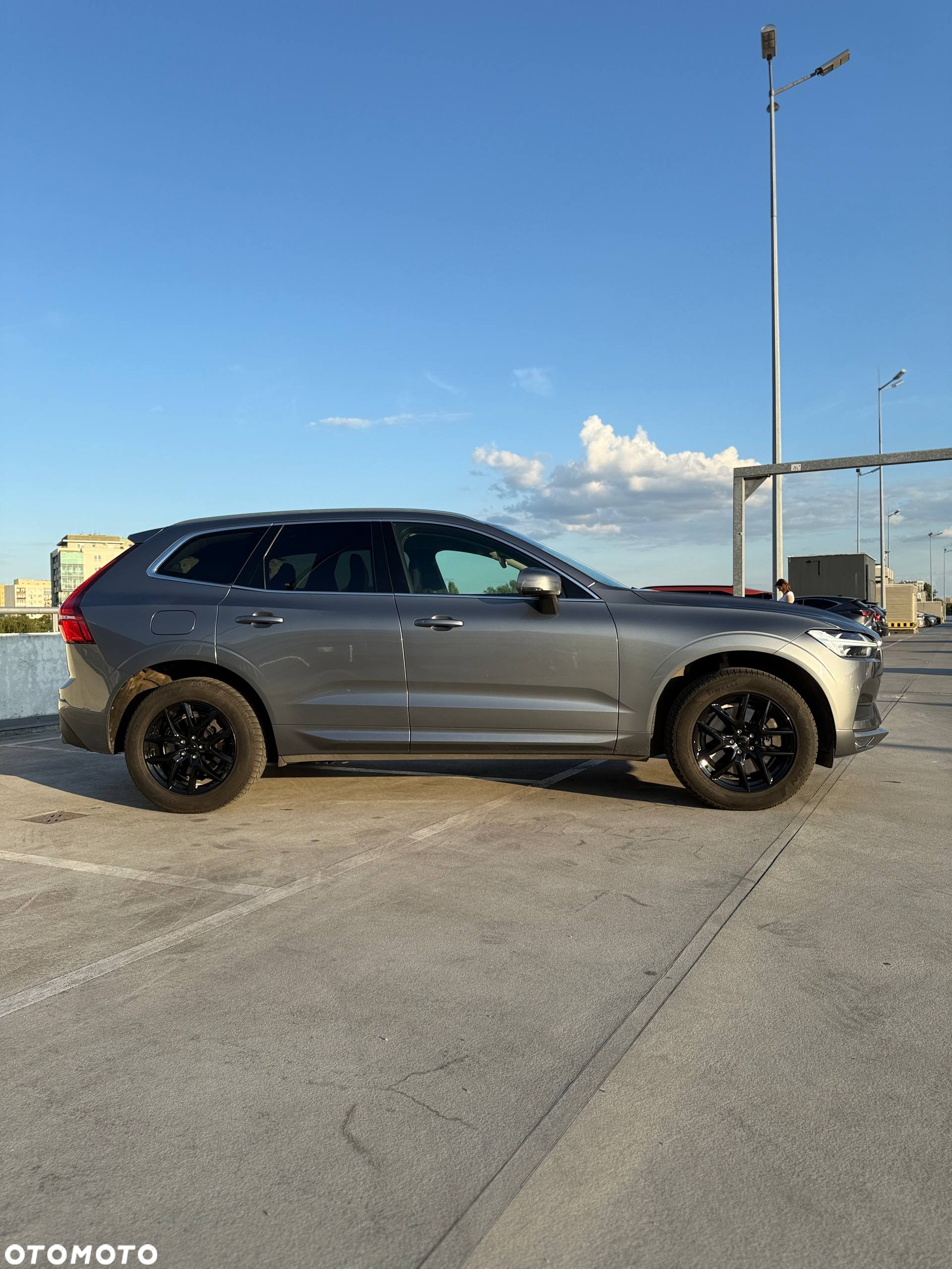 Volvo XC 60 B4 B Momentum Pro - 4