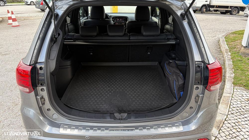 Mitsubishi Outlander - 10