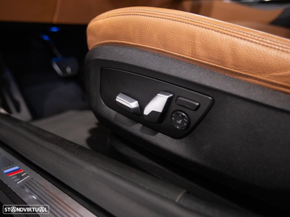 BMW 530 e Pack 50 anos M - 16