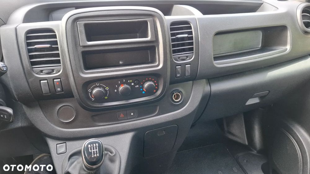 Renault Trafic - 12