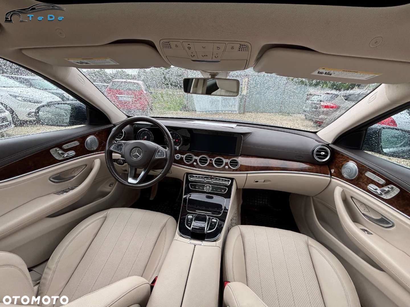 Mercedes-Benz Klasa E 300 9G-TRONIC - 27