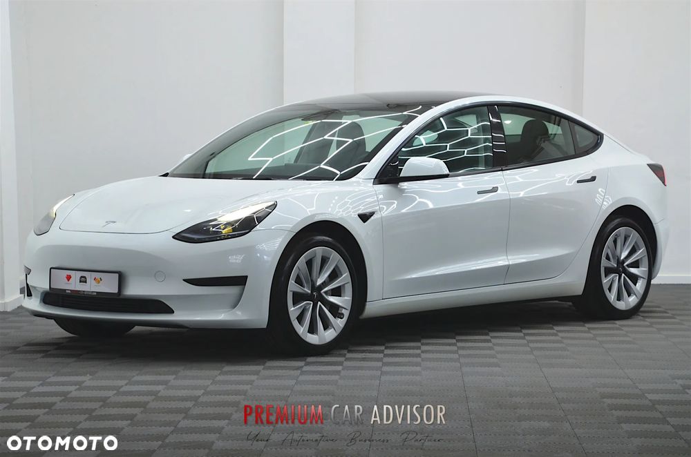 Tesla Model 3 - 8
