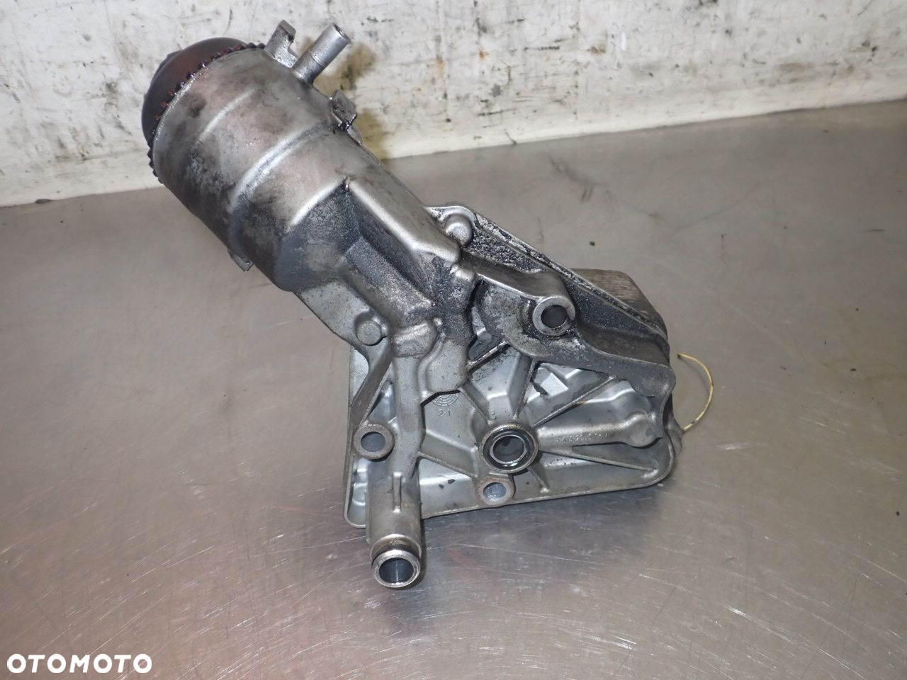 PODSTAWA FILTRA OLEJU OPEL ZAFIRA B  55199627  5989070231 - 5