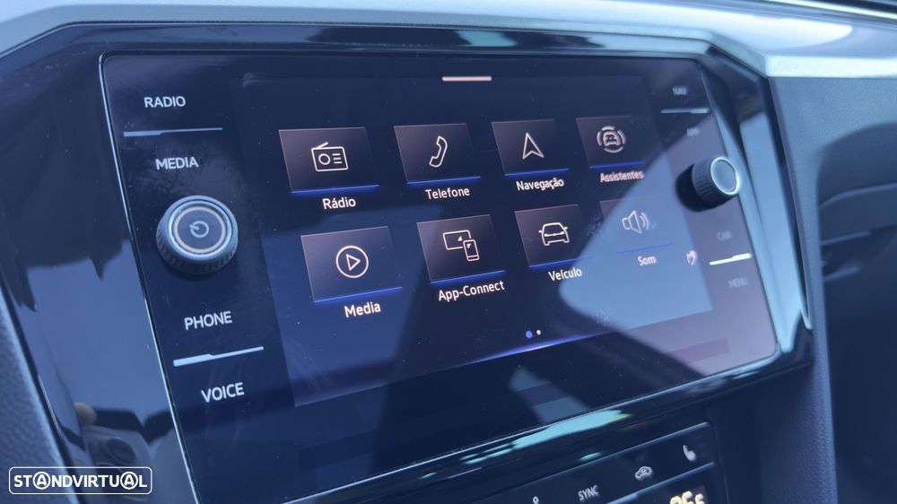 VW Passat Variant 2.0 TDI Business DSG - 24