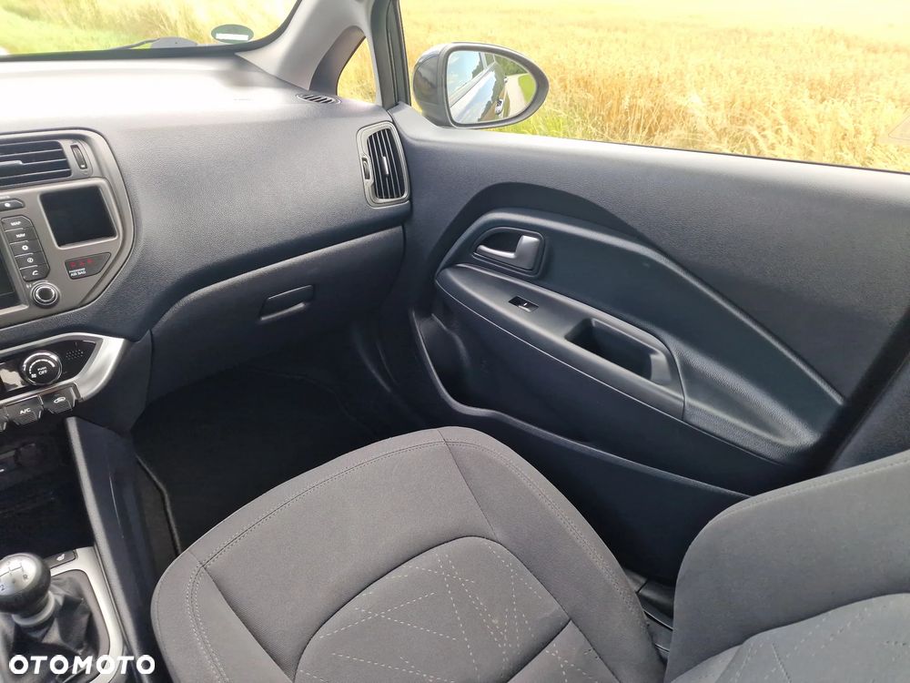 Kia Rio - 21