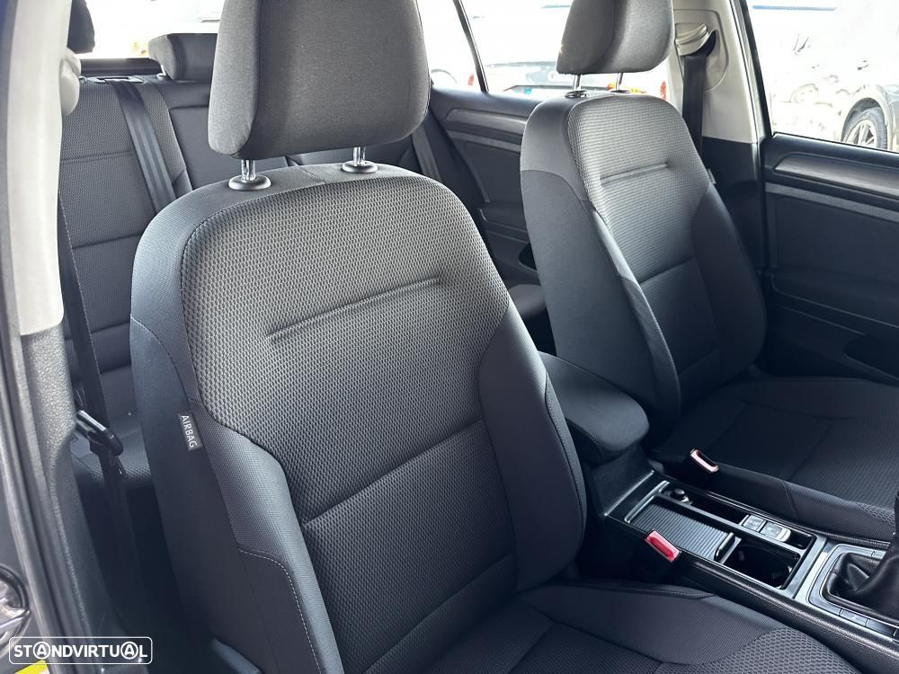 VW Golf Variant 1.6 TDi Confortline - 44