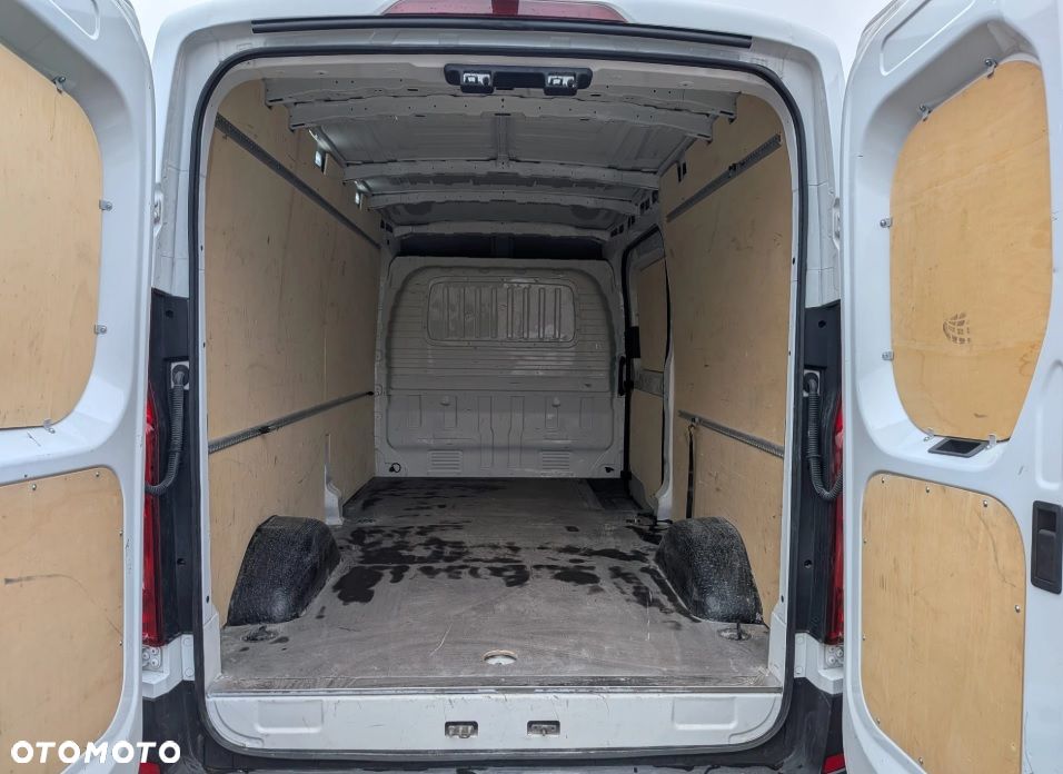 Maxus DELIVER 9 - 16