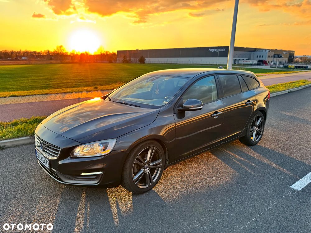 Volvo V60 D2 Geartronic Powershift - 1