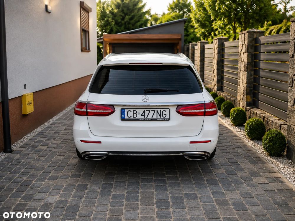 Mercedes-Benz Klasa E 220 d 4-Matic Business Edition 9G-TRONIC - 3