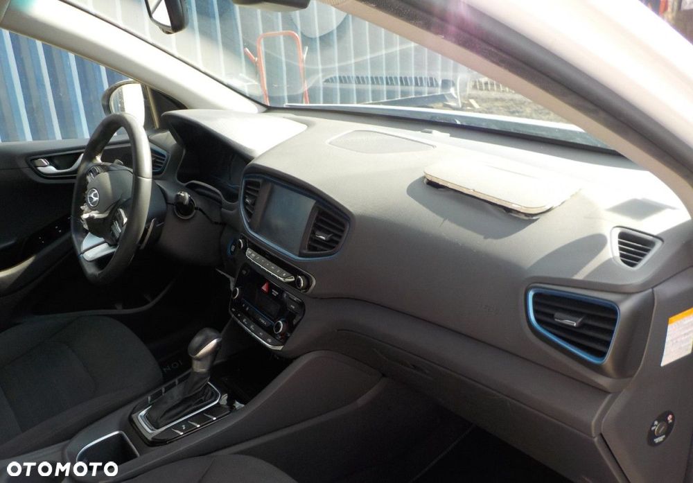 Hyundai IONIQ - 21