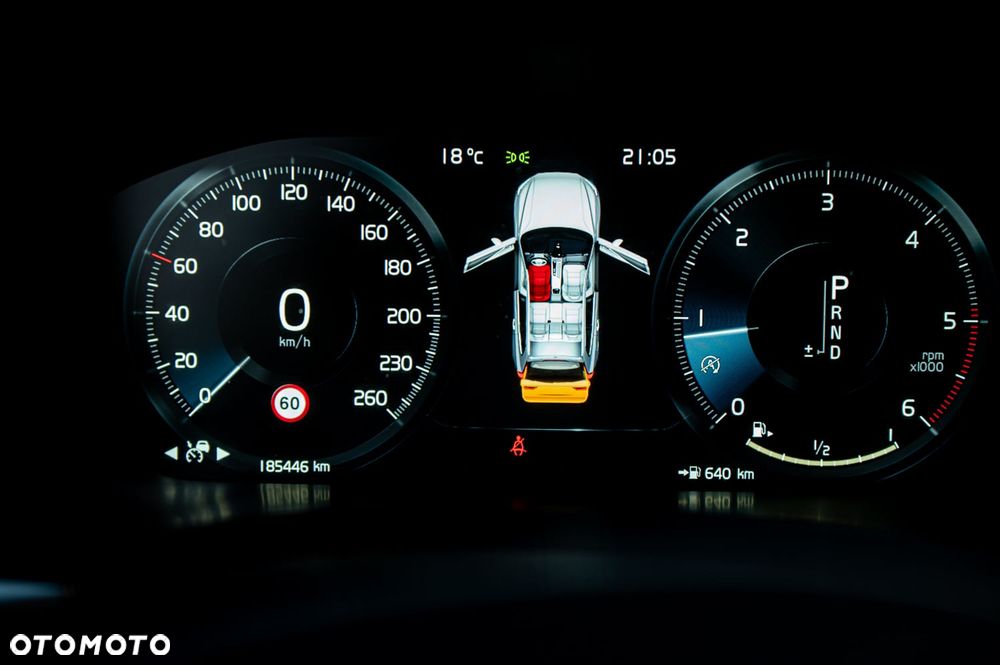 Volvo XC 60 D5 AWD Geartronic RDesign - 14