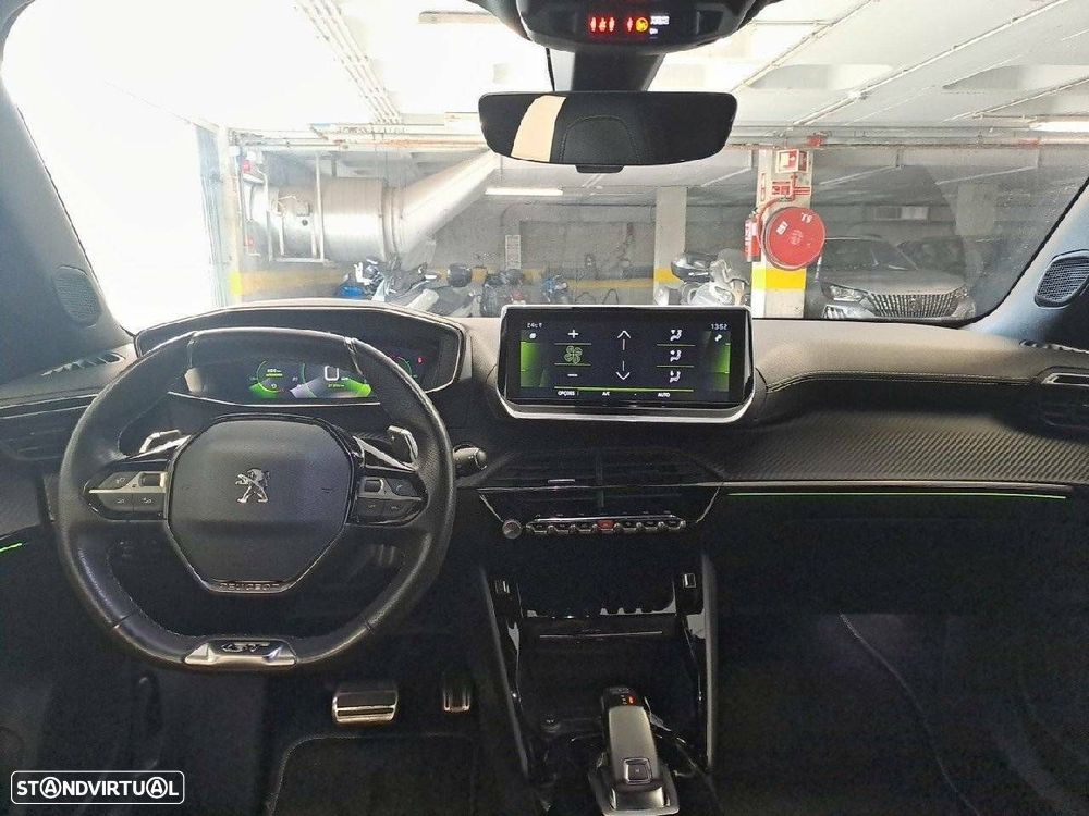Peugeot 2008 1.2 PureTech GT Line EAT8 - 8