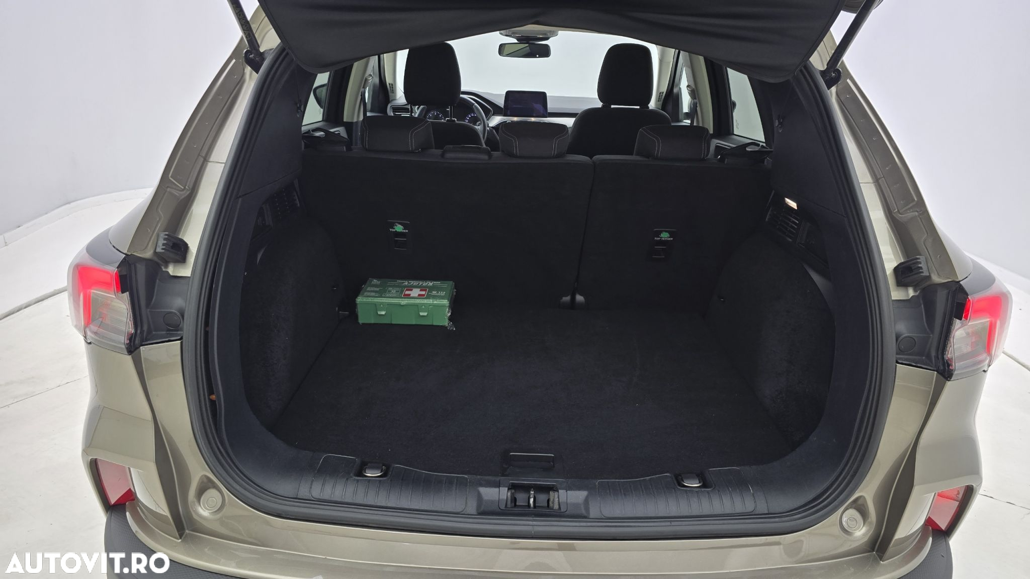 Ford Kuga - 25