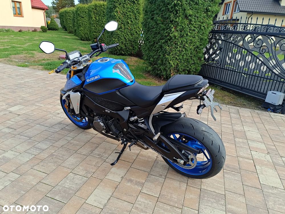 Suzuki GSX 1000 - 4