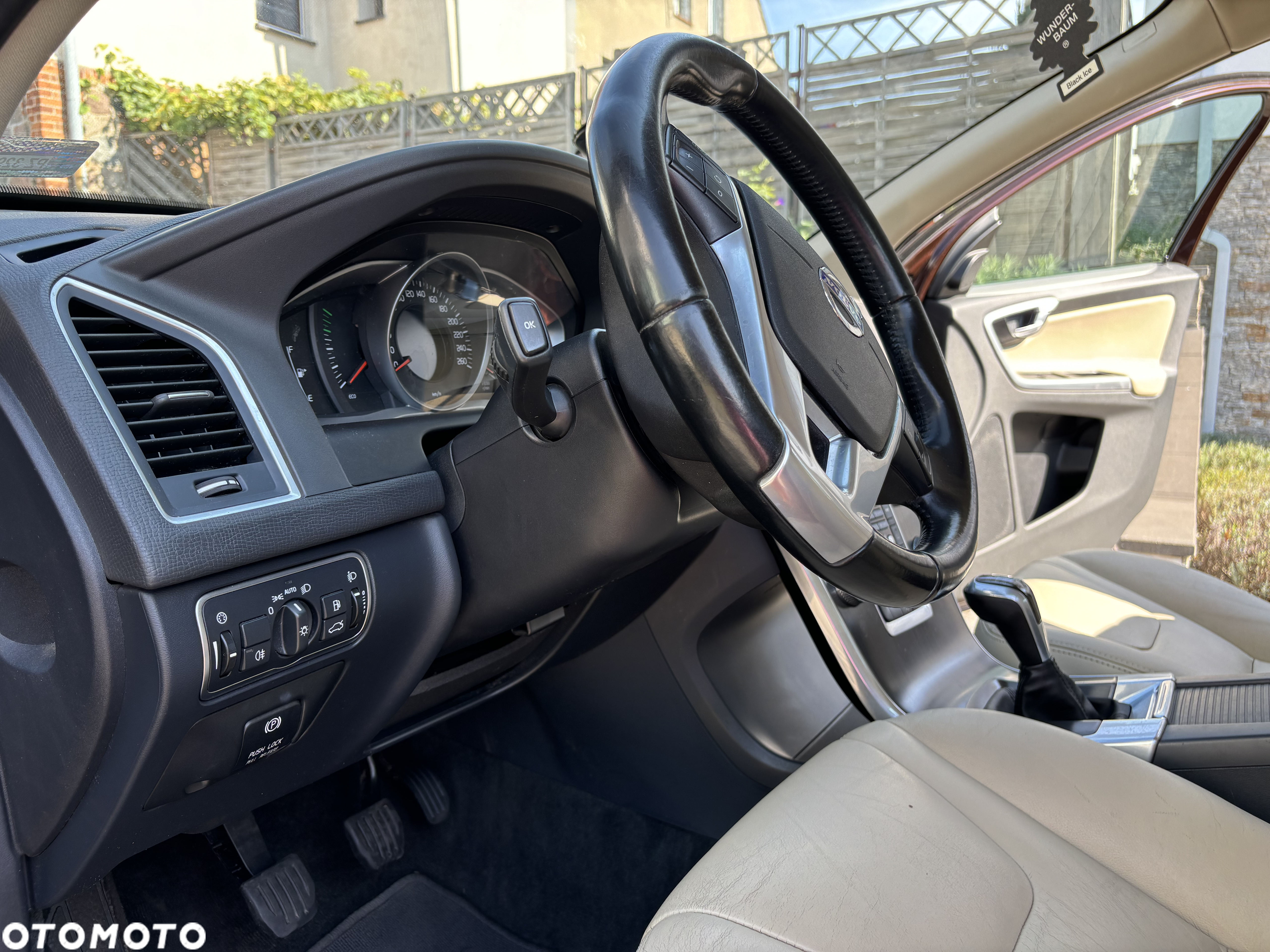 Volvo XC 60 - 35