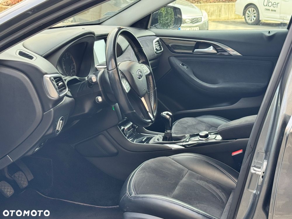 Infiniti Q30 1.5d Premium - 25