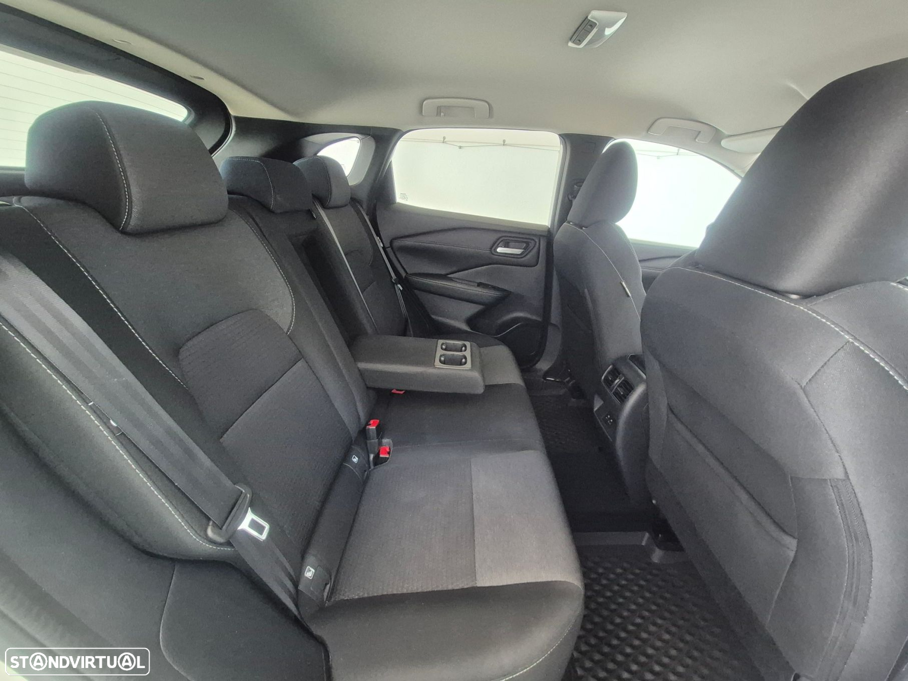 Nissan Qashqai 1.3 DIG-T N-Connecta LED Xtronic - 31