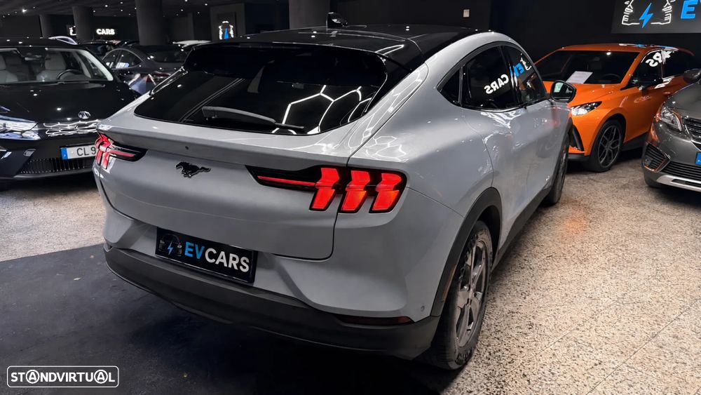 Ford Mustang Mach-E 75.7 kWh Base - 11