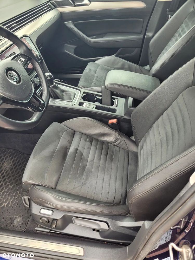 Volkswagen Passat 2.0 TDI SCR Highline - 19