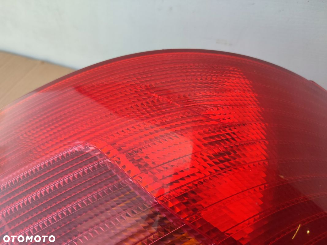 Lampa prawy tył SUZUKI SWIFT IV MK6 04-10 EUROPA - 2