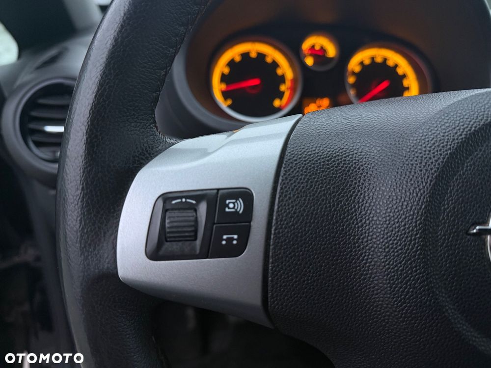 Opel Corsa 1.4 16V Enjoy - 18