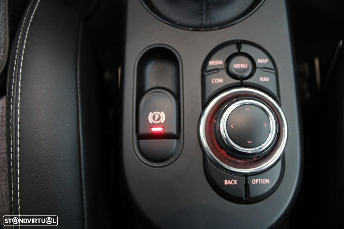 MINI 3 Portas Cooper SE Camden Edition - 23