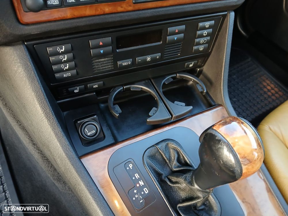 BMW 530 dA Touring - 12