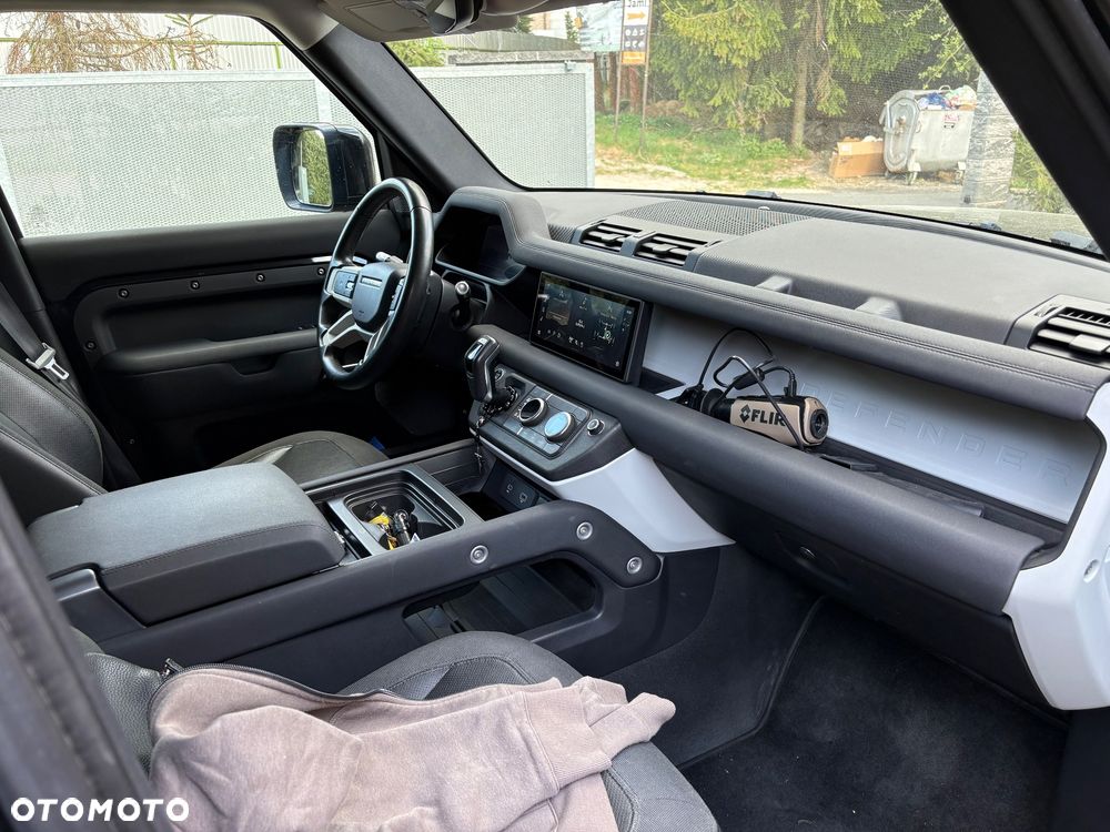 Land Rover Defender 2.0 D240 S - 8