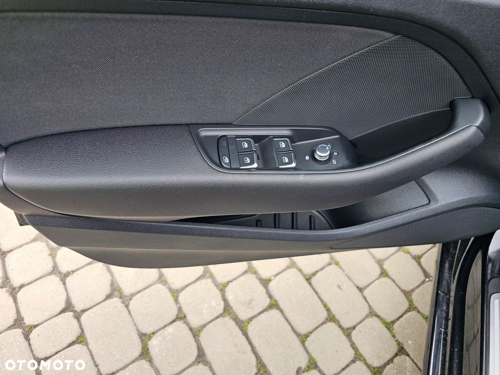 Audi A3 Sportback 2.0 TDI Ambiente - 24