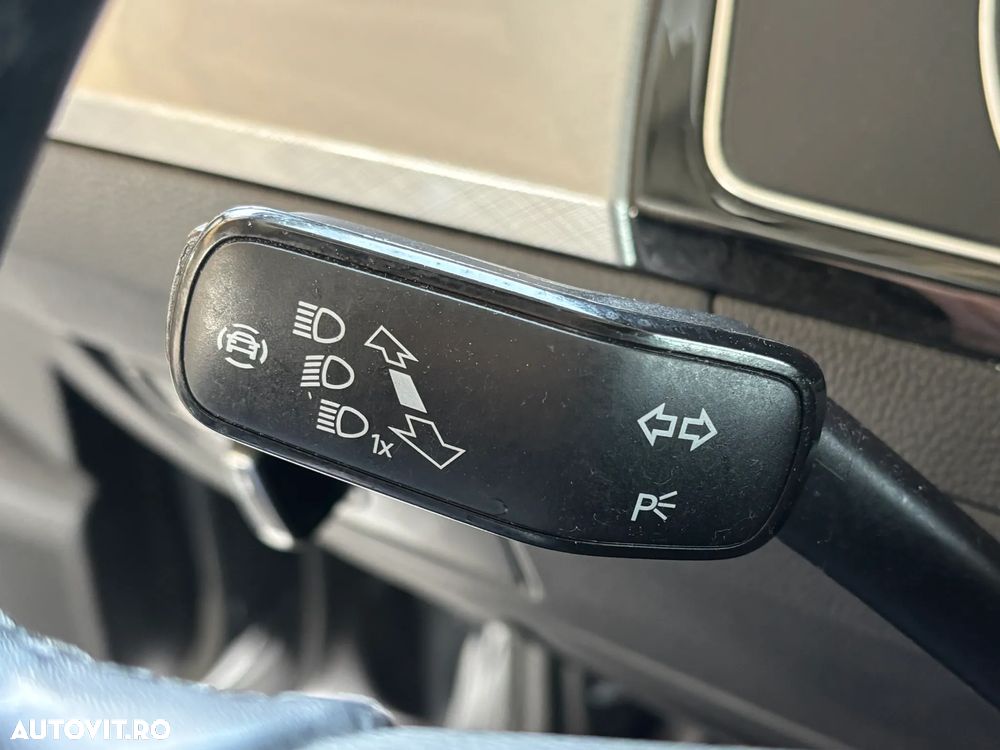 Volkswagen Passat 2.0 TDI Comfortline - 27