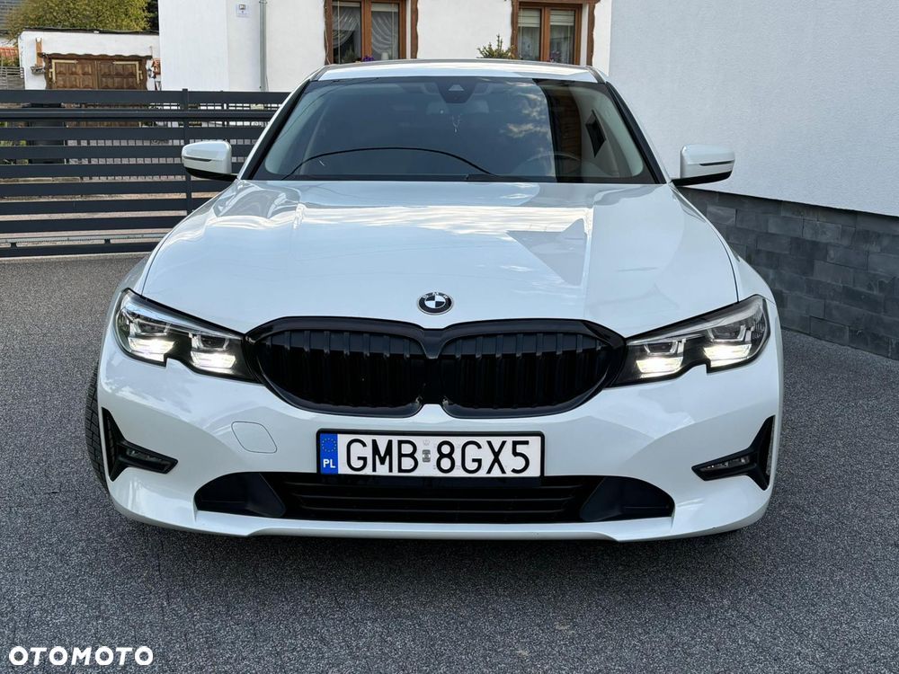 BMW Seria 3 318i - 5