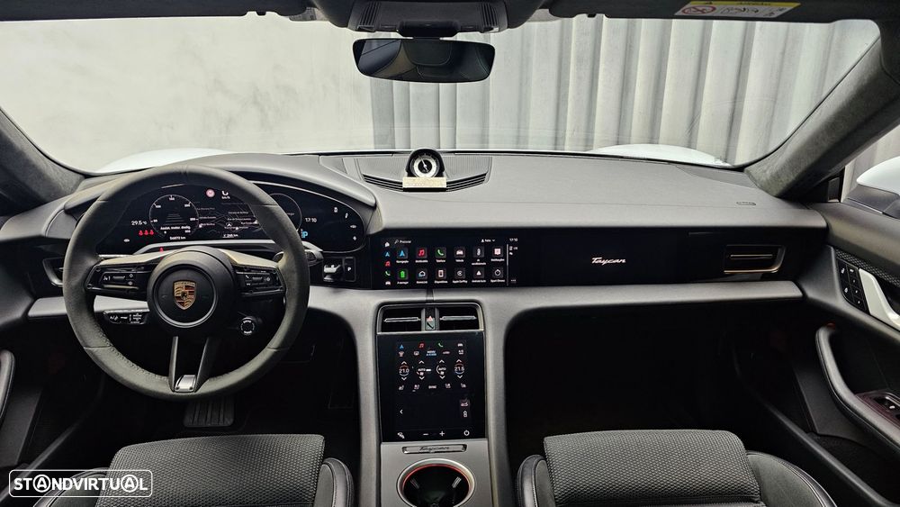 Porsche Taycan Turbo - 13