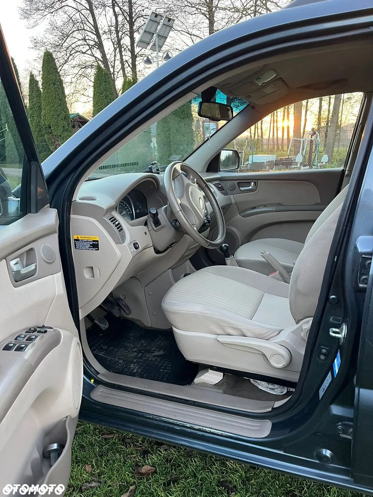 Kia Sportage 2.0 Tour - 8