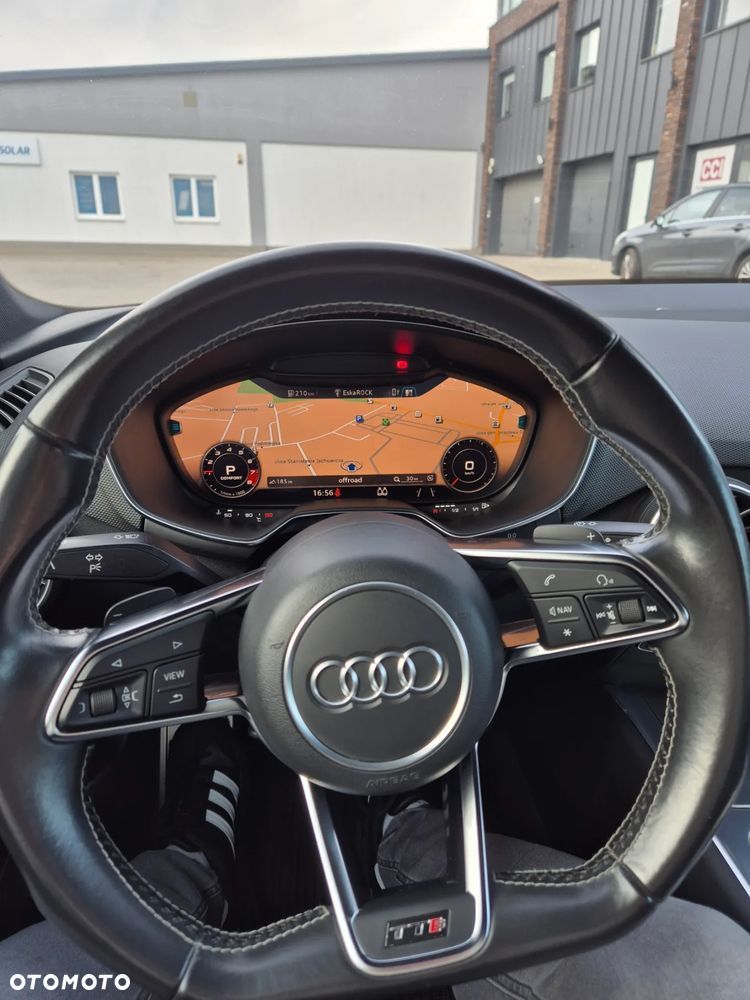 Audi TT S Coupé - 16